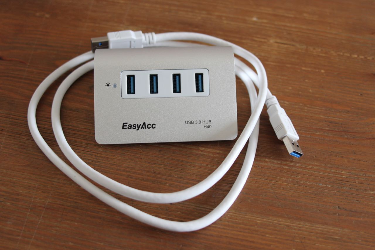 EasyAcc_USB-Hub - 2