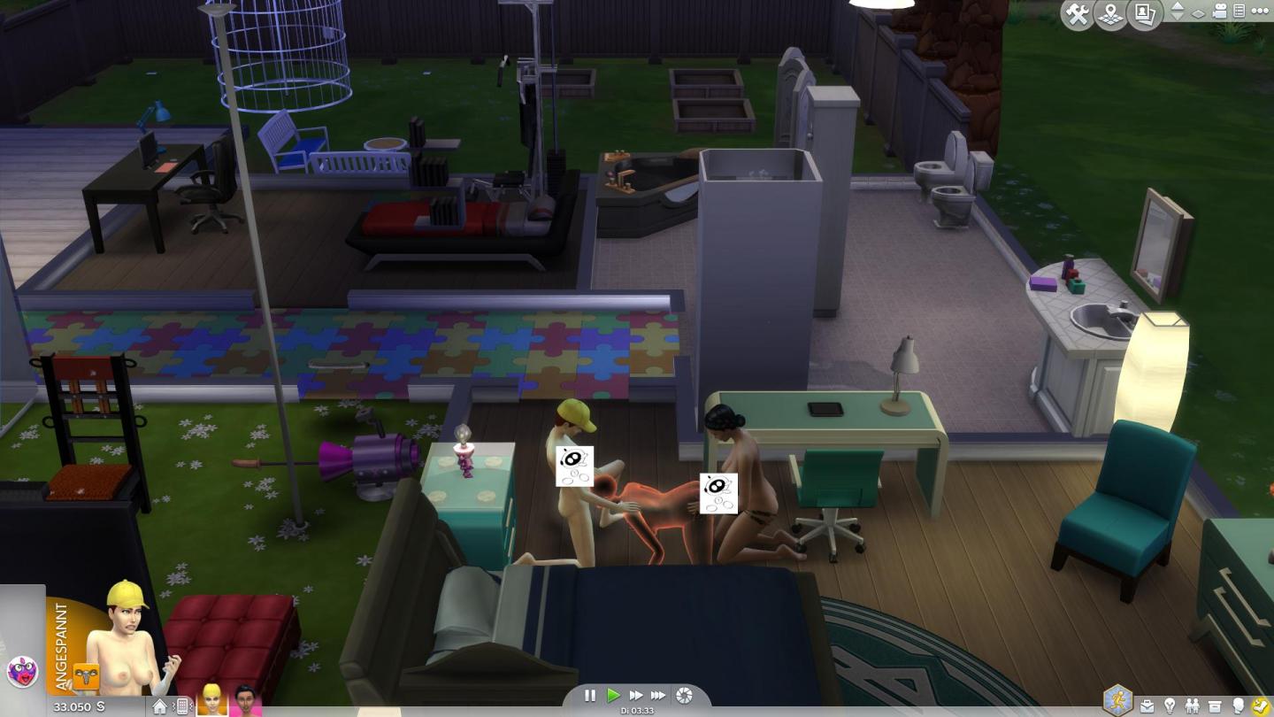 4 rumlaufen sims nackt Die Sims