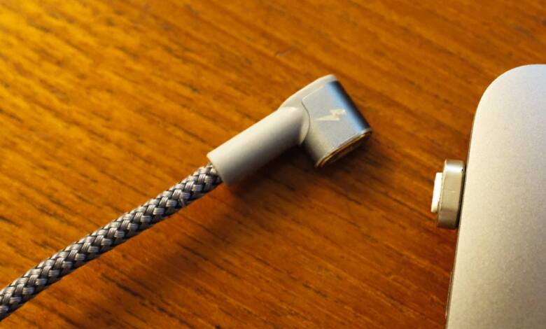 Einfach sicher: Ein magnetisches Ladekabel für Macbook und Co. (Foto: Christian Rentrop)