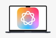 Macbook mit Apple Intelligence-Logo