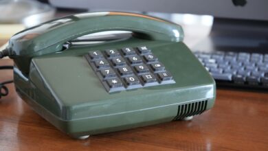 Alte Telefone am modernen Arbeitsplatz? Kein Problem – und ein echt kultiges Upgrade. (Foto: Christian Rentrop)