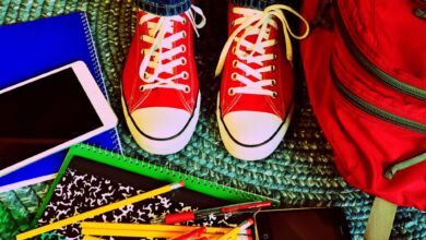 Kinder sollten nicht ungeschützt ins Netz (Quelle: Image by WOKANDAPIX from Pixabay)